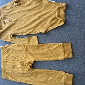 Ribbed Mustard Baby Set